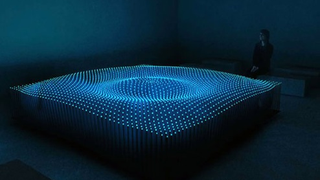 Animated Waterdrop Sculpture May Amaze, Make You Seasick
